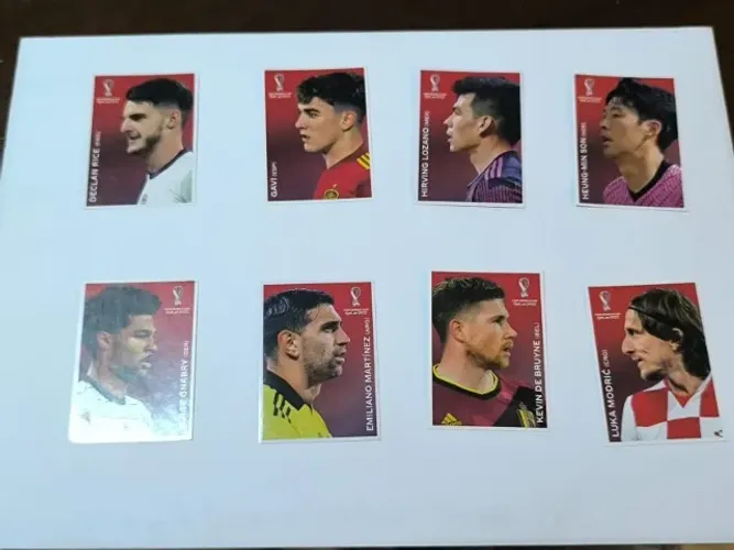kit completo de figurinhas da Coca cola, produzidas pela panini, copa do mundo de 2022 noQ