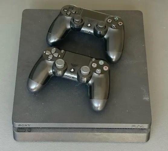 Ps4 slim 1TB