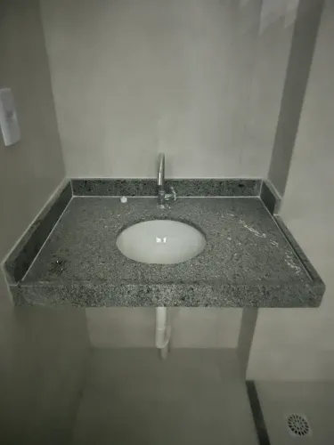 Bancada de granito para banheiro com cuba e torneira!! 