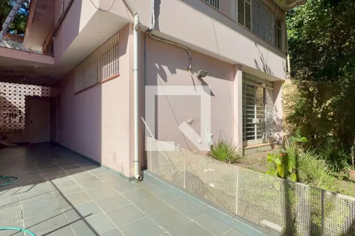 Casa à Venda - Sumaré, 3 Quartos, 211 m2