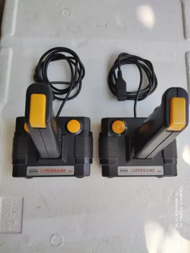 2 Joysticks Supergame CCE Pro (No Estado / Leia a Descrição do Anúncio)
