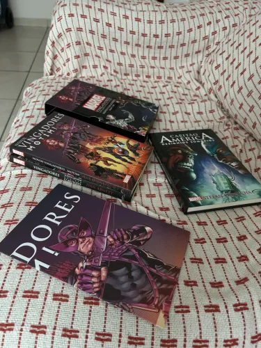 Box MARVEL de Livros Colecionável + Poster Oficial