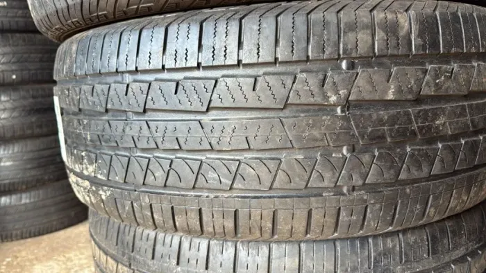 Pneu Continental 255/60/18 85 % vida útil
