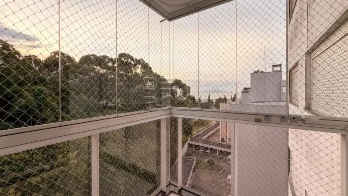 Apartamento amplo com 4 dormitórios no Jardim Atlântico