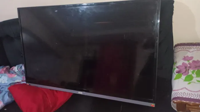 Tv 40 polegadas não e smartv...mas está funcionando tudo perfeitamente