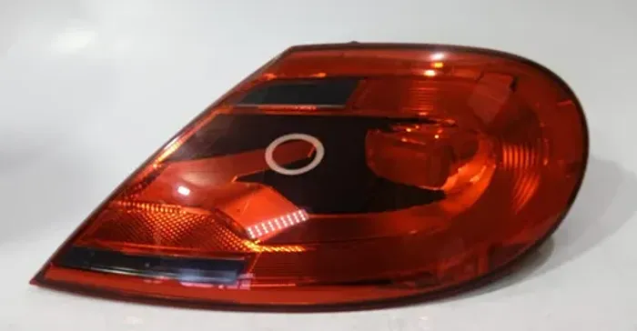 Lanterna Direita Fusca 2012 2013 2014 2015 2016 Direito/passageiro Vermelho
