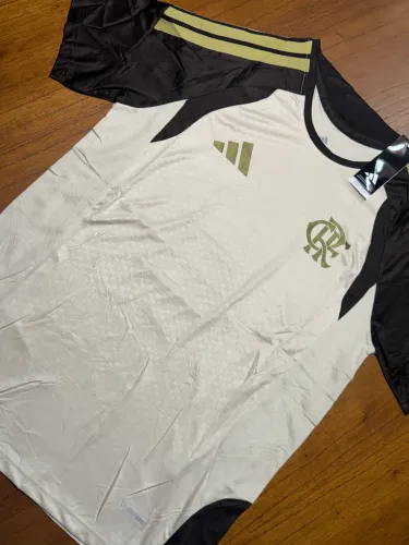 Vendo camiseta do Flamengo modelo novo, qualidade excelente, apenas 1 disponível no G.