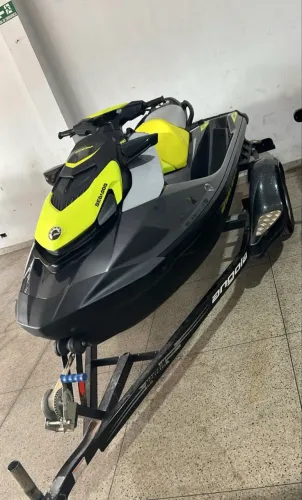 Jet ski seadoo Gtr 230