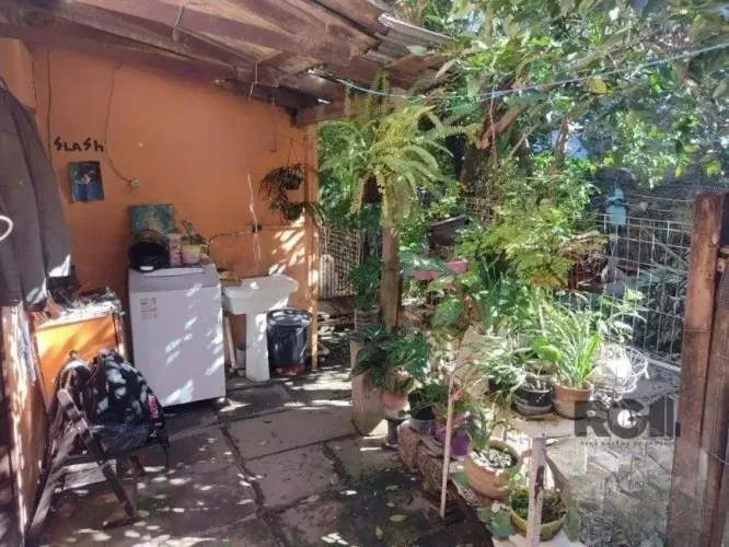 Casa de 2 dormitórios no bairro Cavalhada