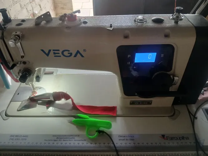 Máquina reta industrial vega