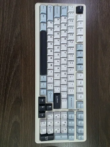 Teclado mecânico sem fio iluminado