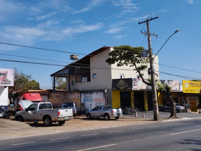 Alugo Sobrado e/ou/com Sala Comercial/garagem