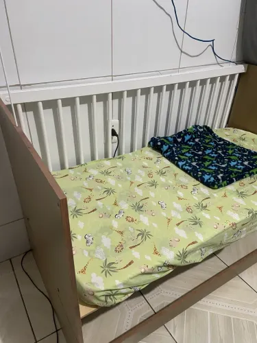 Berço 3 em 1 (vira minicama ou sofá) amadeirado novo - 5 meses comprado não foi usado.
