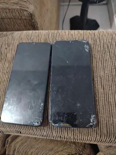 Celular com visor quebrado