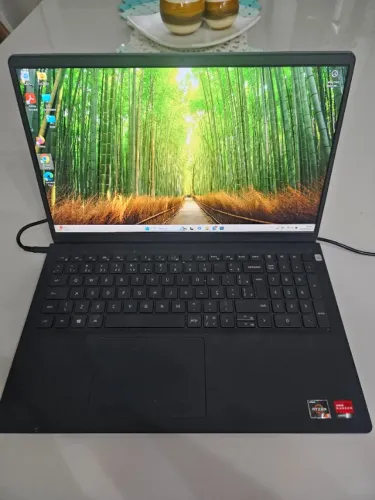 Notebook Dell Vostro 15 3515 acompanha bolsa Dell de brinde.