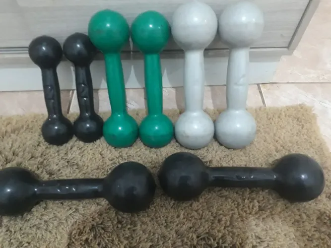 Kit Halteres Semi Novos Pares 2KG/3KG/4KG/5KG muito novos Retirada Barato Oportunidade.