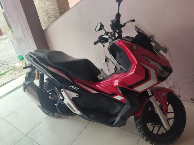 Adv 150 vermelha