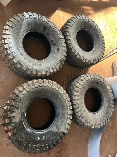 Pneus Comforser CF3000 35x12,50R15