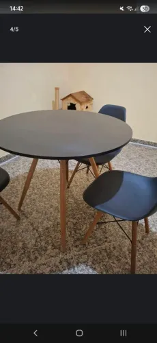 Conjunto mesa eiffel com 4 cadeiras