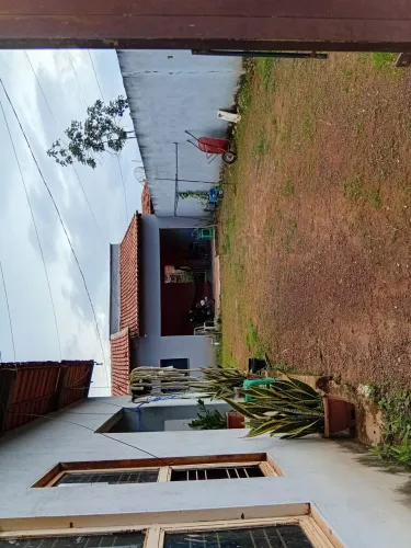 Vendo lote com 2 casas 