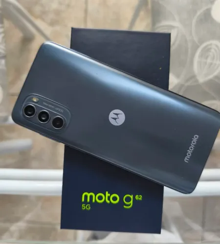 Vendo celular moto g 62 novo pouco usado com carregador original