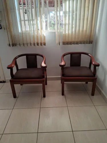 Vendo cadeiras de madeira