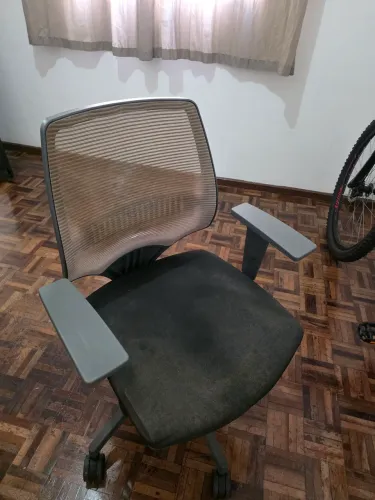 Cadeira escritório cinza