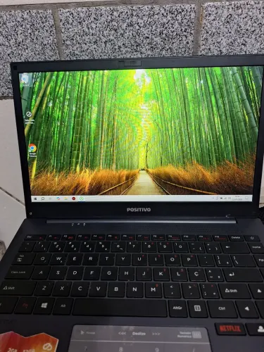 Notebook positivo Q242B