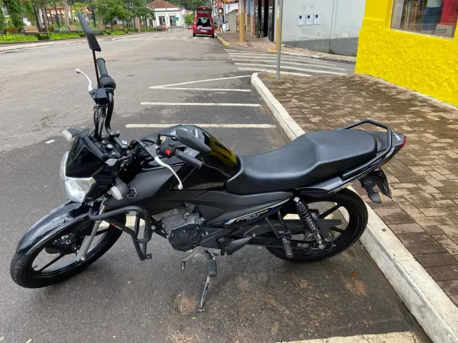 Vendo YBR Factor 150,ano 2023