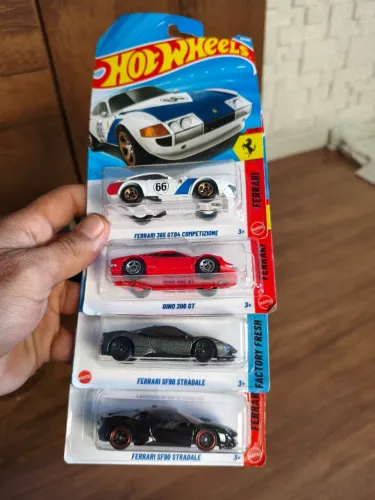 Hot Wheels, lote Ferrari