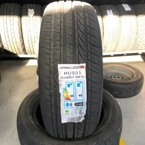 Pneu 215/55/R17 na marca Speedmax Radial top da categoria e com otimo desempenho.