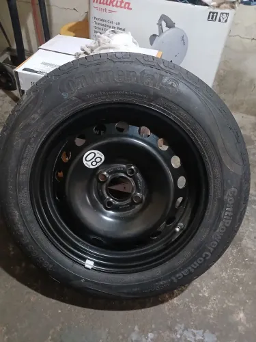 Roda com pneu aro 15