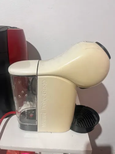 ? CAFETEIRA DOLCE GUSTO - À VENDA!