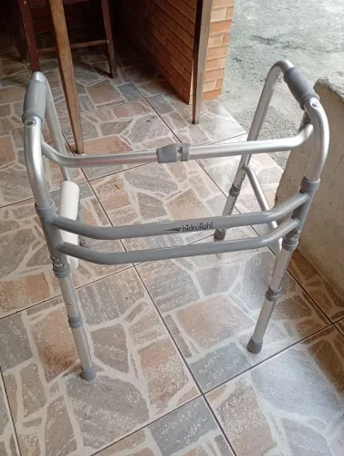 Andador articulado Hidrolight de 3 barra para idoso