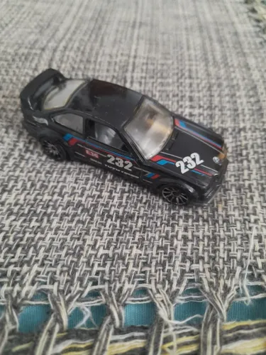 Carrinho Hot Wheels '94 BMW M3 GTR preto