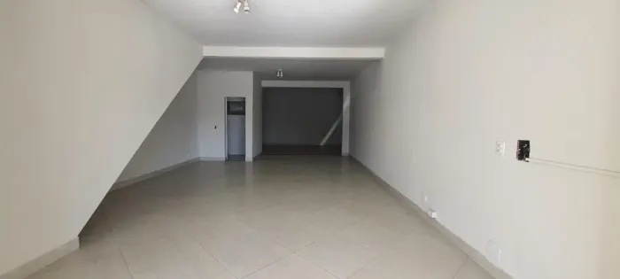 Sala comercial no Cajuru 