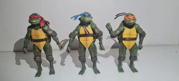 Action figures 3 tartarugas ninja neca sem acessorios