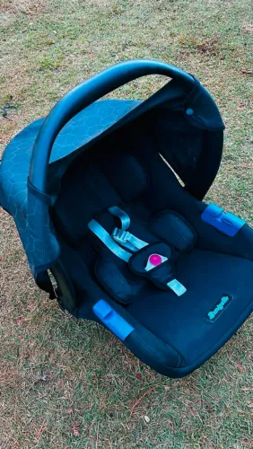 Vende-se bebê conforto marca Burigotto.