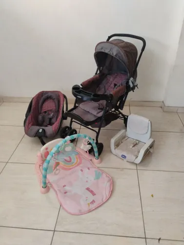 Carrinho de bebê+ bebê conforto+cadeira de alimentação portátil+tapete de atividades