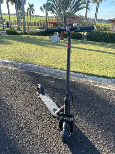 Patinete Elétrico 350W Roda 8.5" com Amortecedor e Freio a Disco