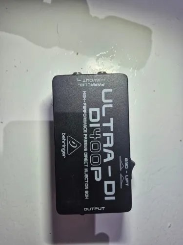 Pedal Ultra DI DI400P Behringer