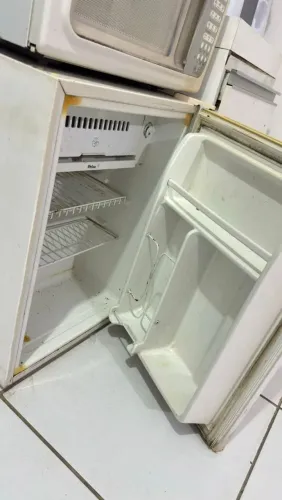 Vendo esse frigobar