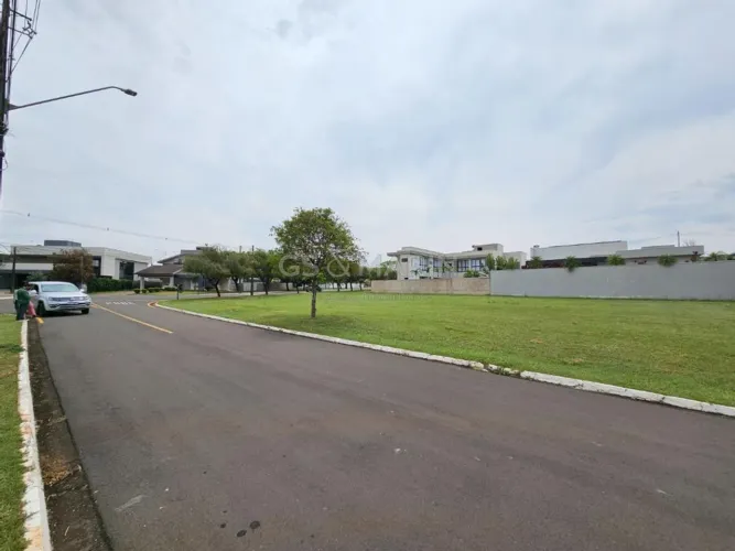 Terreno com 1.041,32 m² à venda no Condomínio Villagio do Engenho, em Cambé