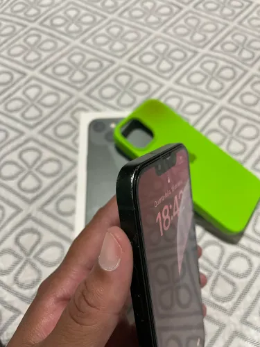 iPhone 13 verde - 128gb / leia