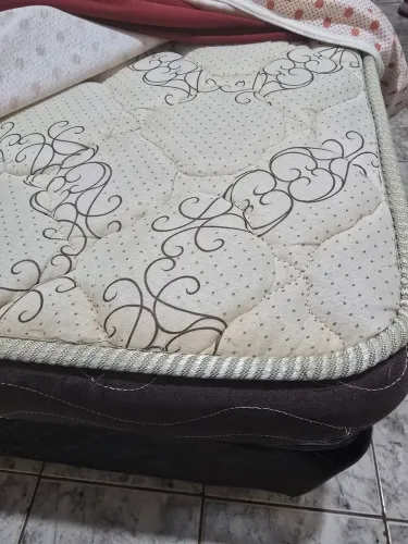 Cama box com colchão