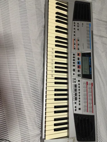 Teclado Roland