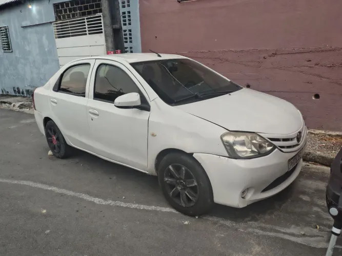 Toyota Etios XS Sedan 1.5 Flex 16V 4P Mec. 2015