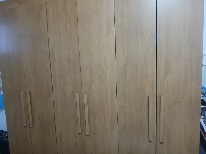 Guarda roupa 6 portas