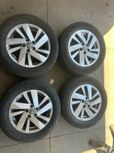 Rodas 15 polo,fox,cross fox,virtus,space Fox 5/100 + pneus 