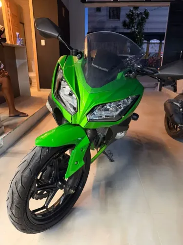 ? Kawasaki Ninja 300 2024 | 7.778 km | Impecável | R$ 31.000
